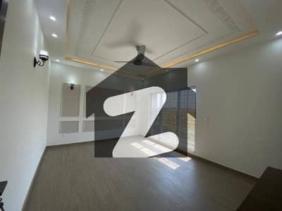 ای ۔ 11/3 ای ۔ 11,اسلام آباد میں 3 کمروں کا 1 کنال بالائی پورشن 1.6 لاکھ میں کرایہ پر دستیاب ہے۔