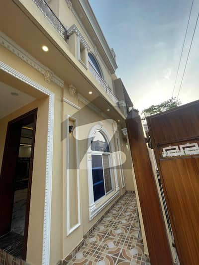 خیابانِ امین ۔ بلاک ایل خیابانِ امین,لاہور میں 3 کمروں کا 5 مرلہ مکان 1.7 کروڑ میں برائے فروخت۔