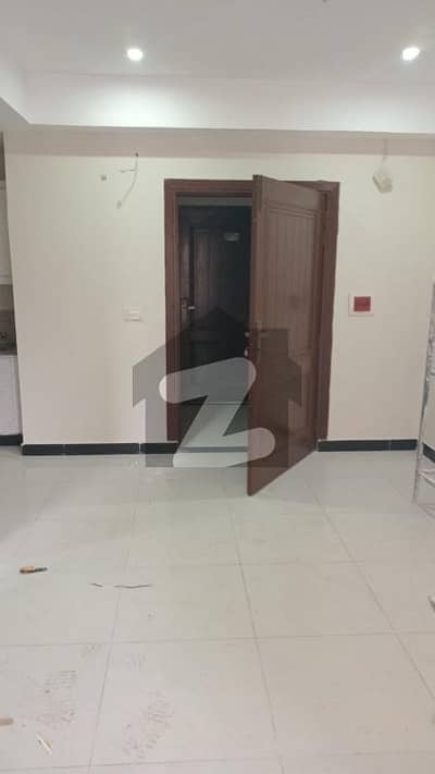 بحریہ بزنس ڈسٹرکٹ بحریہ ٹاؤن فیز 8,بحریہ ٹاؤن راولپنڈی,راولپنڈی میں 2 کمروں کا 4 مرلہ فلیٹ 33.0 ہزار میں کرایہ پر دستیاب ہے۔