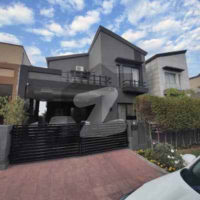 ڈیوائن گارڈنز لاہور میں 4 کمروں کا 11 مرلہ مکان 3.9 کروڑ میں برائے فروخت۔