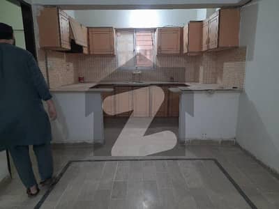 گلستانِِ جوہر ۔ بلاک 13 گلستانِ جوہر,کراچی میں 2 کمروں کا 4 مرلہ فلیٹ 1.25 کروڑ میں برائے فروخت۔