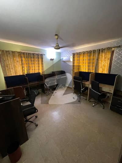 کلفٹن ۔ بلاک 5 کلفٹن,کراچی میں 4 کمروں کا 16 مرلہ مکان 6.0 لاکھ میں کرایہ پر دستیاب ہے۔