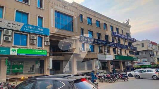 جی ۔ 11 مرکز جی ۔ 11,اسلام آباد میں 8 مرلہ Studio دفتر 3.4 لاکھ میں کرایہ پر دستیاب ہے۔