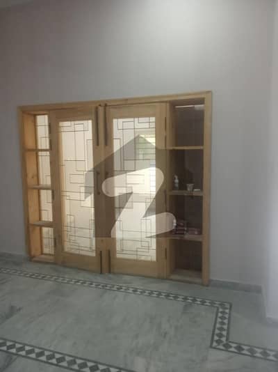 10 MARLA HOUSE AVAILABLE FOR RENT