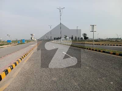 Main 150ft Road Facing Golf Build Your Dream Home on Prime Block C, Plot 441 Future-Proof Investment in a Landmark Location!