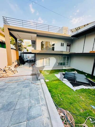 Brand New House Available For Rent In F-7 Size 600Sqyds