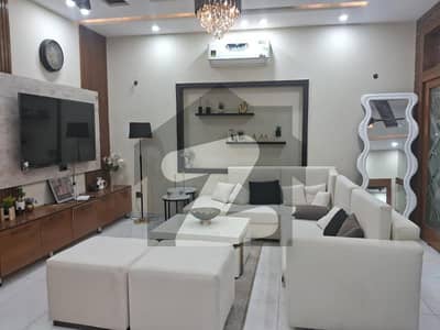 A BEAUTIFUL 10 MRLA FARNSHID HOUSE FOR RENT