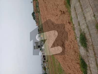 10 Marla Heighted Location Plot For Sale