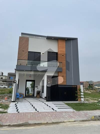 ایم پی سی ایچ ایس ۔ بلاک ایف ایم پی سی ایچ ایس ۔ ملٹی گارڈنز,بی ۔ 17,اسلام آباد میں 3 کمروں کا 5 مرلہ مکان 2.6 کروڑ میں برائے فروخت۔