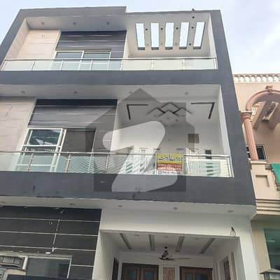 Triple Storey 5 Marla House Available In Etihad Town Phase 1 - Block E For sale