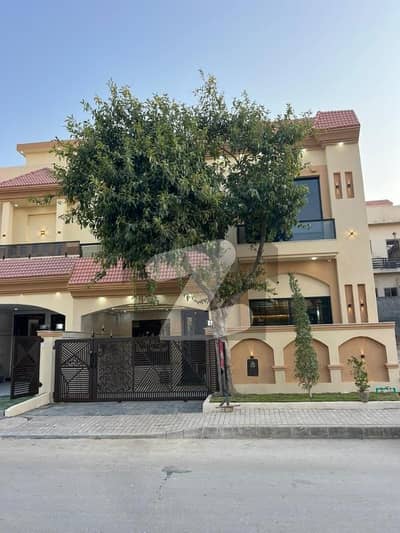 بحریہ ٹاؤن فیز 8 ۔ عثمان بلاک بحریہ ٹاؤن فیز 8 ۔ سفاری ویلی,بحریہ ٹاؤن فیز 8,بحریہ ٹاؤن راولپنڈی,راولپنڈی میں 4 کمروں کا 7 مرلہ مکان 3.6 کروڑ میں برائے فروخت۔