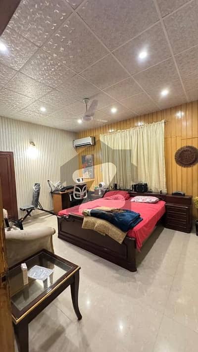 گارڈن ٹاؤن لاہور میں 7 کمروں کا 1 کنال مکان 5.5 لاکھ میں کرایہ پر دستیاب ہے۔