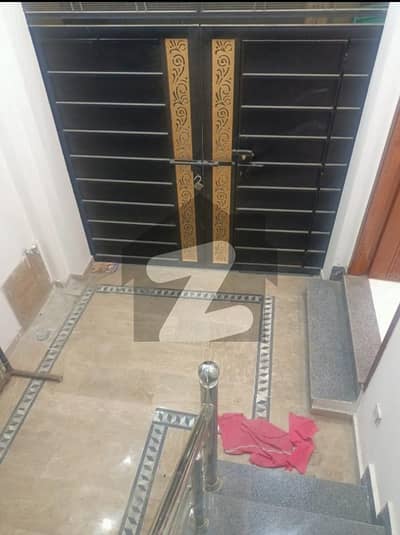 کیولری ایکسٹینشن لاہور میں 3 کمروں کا 2 مرلہ مکان 1.55 کروڑ میں برائے فروخت۔