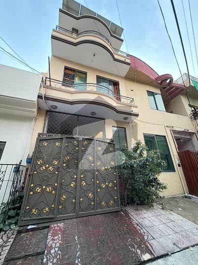 جوہر ٹاؤن فیز 2 جوہر ٹاؤن,لاہور میں 3 کمروں کا 3 مرلہ مکان 1.85 کروڑ میں برائے فروخت۔