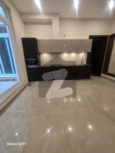 ایف ۔ 6 اسلام آباد میں 2 کمروں کا 1 کنال زیریں پورشن 4.5 لاکھ میں کرایہ پر دستیاب ہے۔