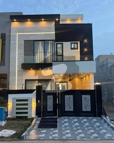 سٹی ہاؤسنگ سوسائٹی گوجرانوالہ میں 4 کمروں کا 5 مرلہ مکان 2.0 کروڑ میں برائے فروخت۔