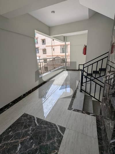 باتھ آئی لینڈ کراچی میں 4 کمروں کا 11 مرلہ فلیٹ 2.6 لاکھ میں کرایہ پر دستیاب ہے۔