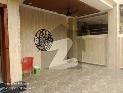 ڈی ایچ اے ڈیفینس فیز 2 ڈی ایچ اے ڈیفینس,اسلام آباد میں 5 کمروں کا 10 مرلہ مکان 7.25 کروڑ میں برائے فروخت۔