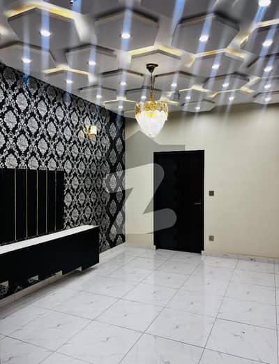 نیو لاهور سٹی لاہور میں 1 کمرے کا 5 مرلہ زیریں پورشن 32.0 ہزار میں کرایہ پر دستیاب ہے۔