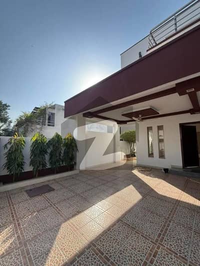 ڈی ایچ اے فیز 6 ڈیفنس (ڈی ایچ اے),لاہور میں 4 کمروں کا 10 مرلہ مکان 5.5 کروڑ میں برائے فروخت۔