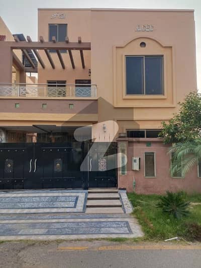 بحریہ نشیمن ۔ زِنیا بحریہ نشیمن,لاہور میں 4 کمروں کا 8 مرلہ مکان 90.0 ہزار میں کرایہ پر دستیاب ہے۔