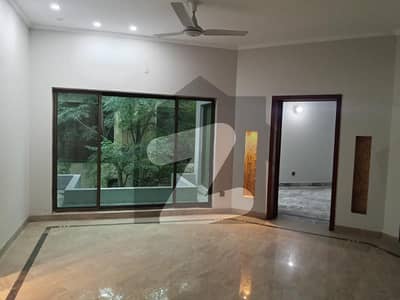 ڈی ایچ اے فیز 3 ڈیفنس (ڈی ایچ اے),لاہور میں 5 کمروں کا 1 کنال مکان 7.25 کروڑ میں برائے فروخت۔