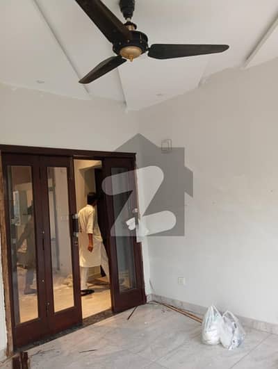 ڈی ایچ اے 11 رہبر سیکٹر 1 ڈی ایچ اے 11 رہبر,لاہور میں 5 کمروں کا 10 مرلہ مکان 2.1 لاکھ میں کرایہ پر دستیاب ہے۔