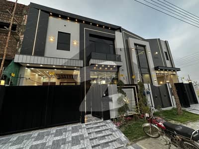 سینٹرل پارک ۔ بلاک اے1 سینٹرل پارک ہاؤسنگ سکیم,لاہور میں 4 کمروں کا 5 مرلہ مکان 2.3 کروڑ میں برائے فروخت۔