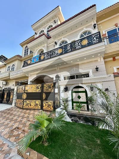 کینال گارڈن لاہور میں 5 کمروں کا 5 مرلہ مکان 2.35 کروڑ میں برائے فروخت۔