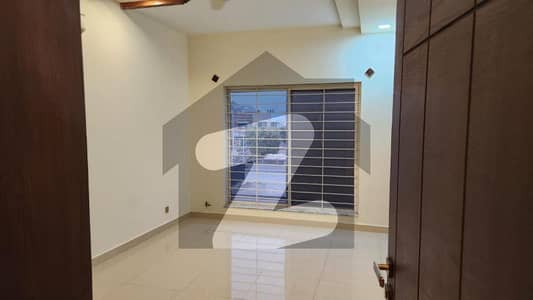 آئی ۔ 14 اسلام آباد میں 3 کمروں کا 8 مرلہ بالائی پورشن 60.0 ہزار میں کرایہ پر دستیاب ہے۔