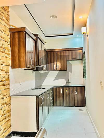 جوبلی ٹاؤن ۔ بلاک سی جوبلی ٹاؤن,لاہور میں 3 کمروں کا 3 مرلہ مکان 55.0 ہزار میں کرایہ پر دستیاب ہے۔