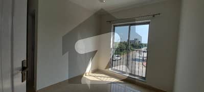 Beautiful 5 Marla House Available For Rent