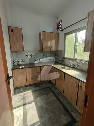 2.5 Marla Upper Portion Flat Available For Rent