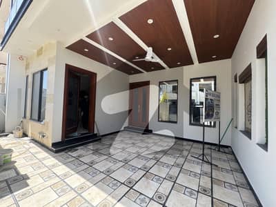 فیصل ٹاؤن فیز 1 - بلاک اے فیصل ٹاؤن فیز 1,فیصل ٹاؤن - ایف ۔ 18,اسلام آباد میں 5 کمروں کا 8 مرلہ مکان 4.0 کروڑ میں برائے فروخت۔