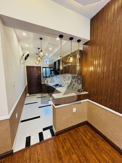 ڈی ۔ 12 اسلام آباد میں 3 کمروں کا 4 مرلہ مکان 4.5 کروڑ میں برائے فروخت۔