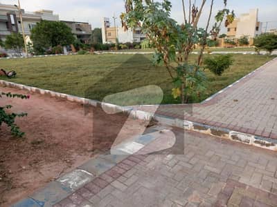 سومرا سوسائٹی سکیم 33,کراچی میں 11 مرلہ رہائشی پلاٹ 2.65 کروڑ میں برائے فروخت۔