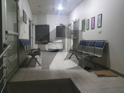 ال-مدینہ روڈ لاہور میں 10 مرلہ Studio دفتر 4.0 لاکھ میں کرایہ پر دستیاب ہے۔