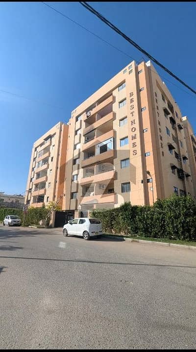 کلفٹن ۔ بلاک 2 کلفٹن,کراچی میں 3 کمروں کا 8 مرلہ فلیٹ 5.5 کروڑ میں برائے فروخت۔