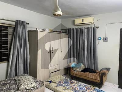 1300 Square Feet Flat For Grabs In Gulshan-e-Iqbal Town