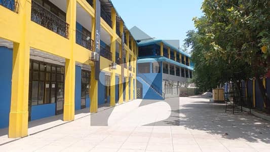 Premium 6 Kanal Commercial Building College/School