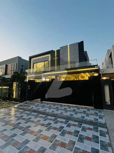 ڈی ایچ اے فیز 6 - بلاک سی فیز 6,ڈیفنس (ڈی ایچ اے),لاہور میں 5 کمروں کا 1 کنال مکان 10.99 کروڑ میں برائے فروخت۔