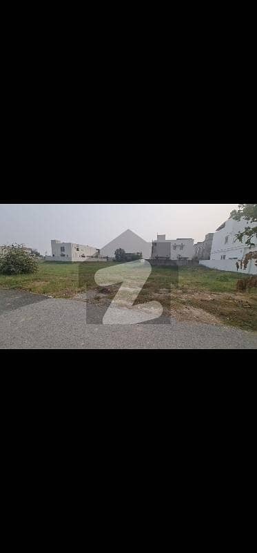 ڈی ایچ اے فیز 6 - بلاک سی فیز 6,ڈیفنس (ڈی ایچ اے),لاہور میں 1 کنال رہائشی پلاٹ 3.5 کروڑ میں برائے فروخت۔