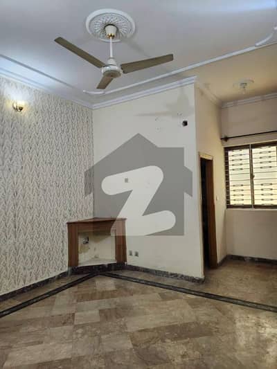 پی ڈبلیو ڈی ہاؤسنگ سکیم اسلام آباد میں 2 کمروں کا 10 مرلہ مکان 65.0 ہزار میں کرایہ پر دستیاب ہے۔