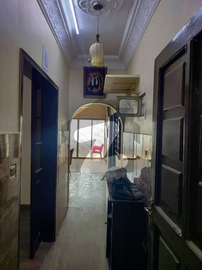 گلشنِ اقبال - بلاک 13 ڈی گلشنِ اقبال,گلشنِ اقبال ٹاؤن,کراچی میں 3 کمروں کا 6 مرلہ فلیٹ 1.3 کروڑ میں برائے فروخت۔