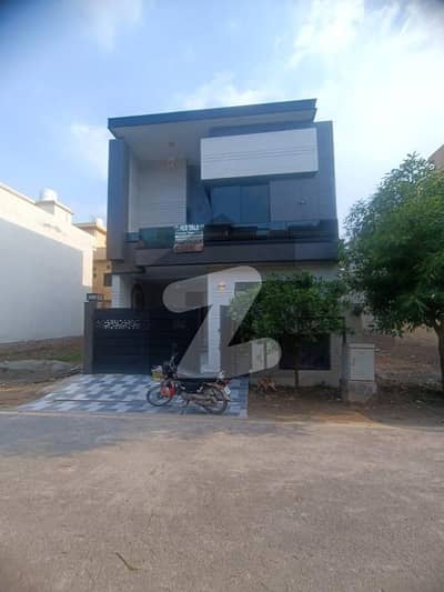 پارک ویو سٹی لاہور میں 4 کمروں کا 5 مرلہ مکان 2.45 کروڑ میں برائے فروخت۔