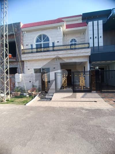 House Avialable For Sale Exective Block Pair