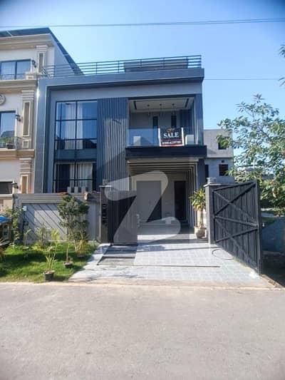 House Avialable For Sale Exective Block