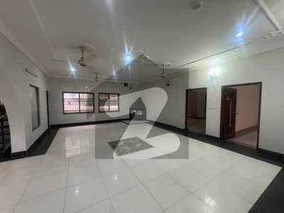 Basement Hall 1 Kanal Slightly Used Modern Design House For Rent In DHA Phase 5 Block-C Lahore.