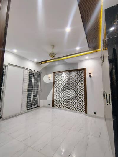 4 Marla Flat For Rent In Formanites Society Lahore