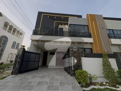 بش ایگزیکٹو ولاز ملتان میں 4 کمروں کا 5 مرلہ مکان 2.15 کروڑ میں برائے فروخت۔